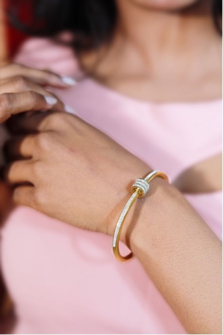 Knot Gold Cuff