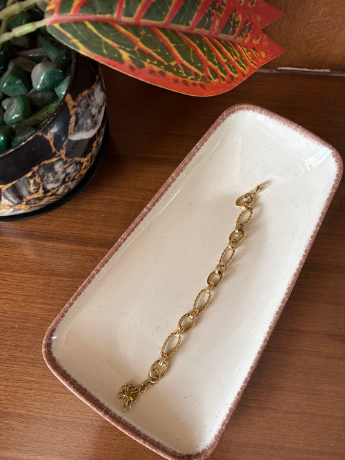 The Twisted Link Bracelet
